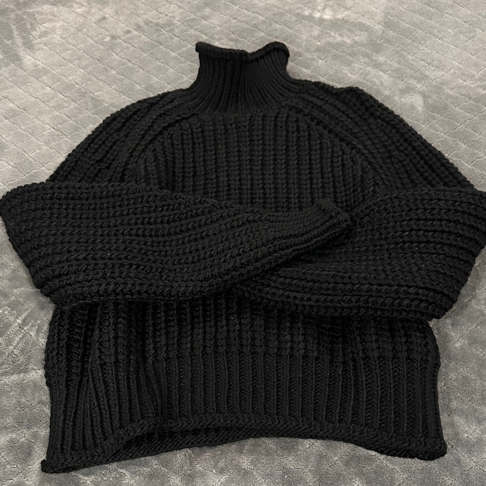 H&M Black Ribbed Sweater
